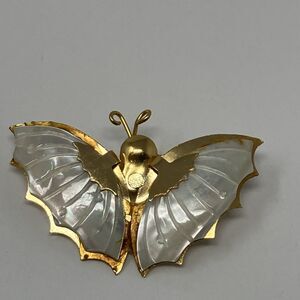 Vintage Goldtone White Shell Mother of Pearl BUTTERFLY Brooch Lapel Pin